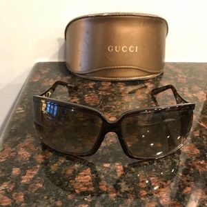 Women’s Gucci sunglasses